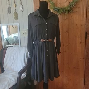 Size XL deep green button down dress with built-in belt